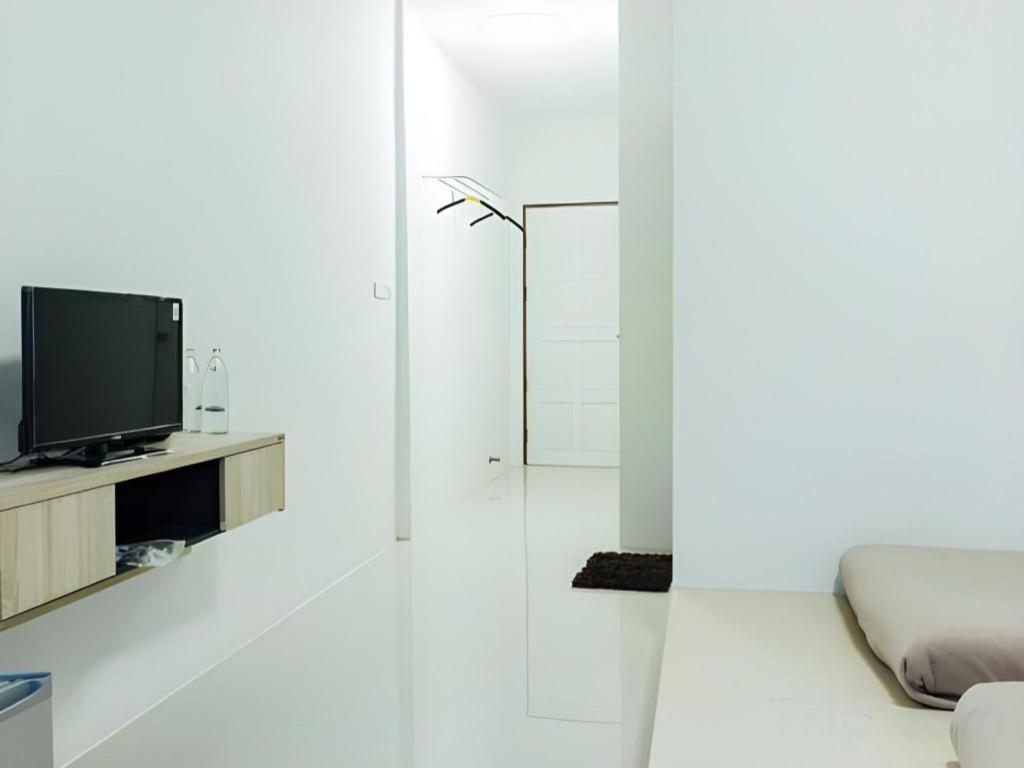 Cheaper Room Сураттхани Экстерьер фото