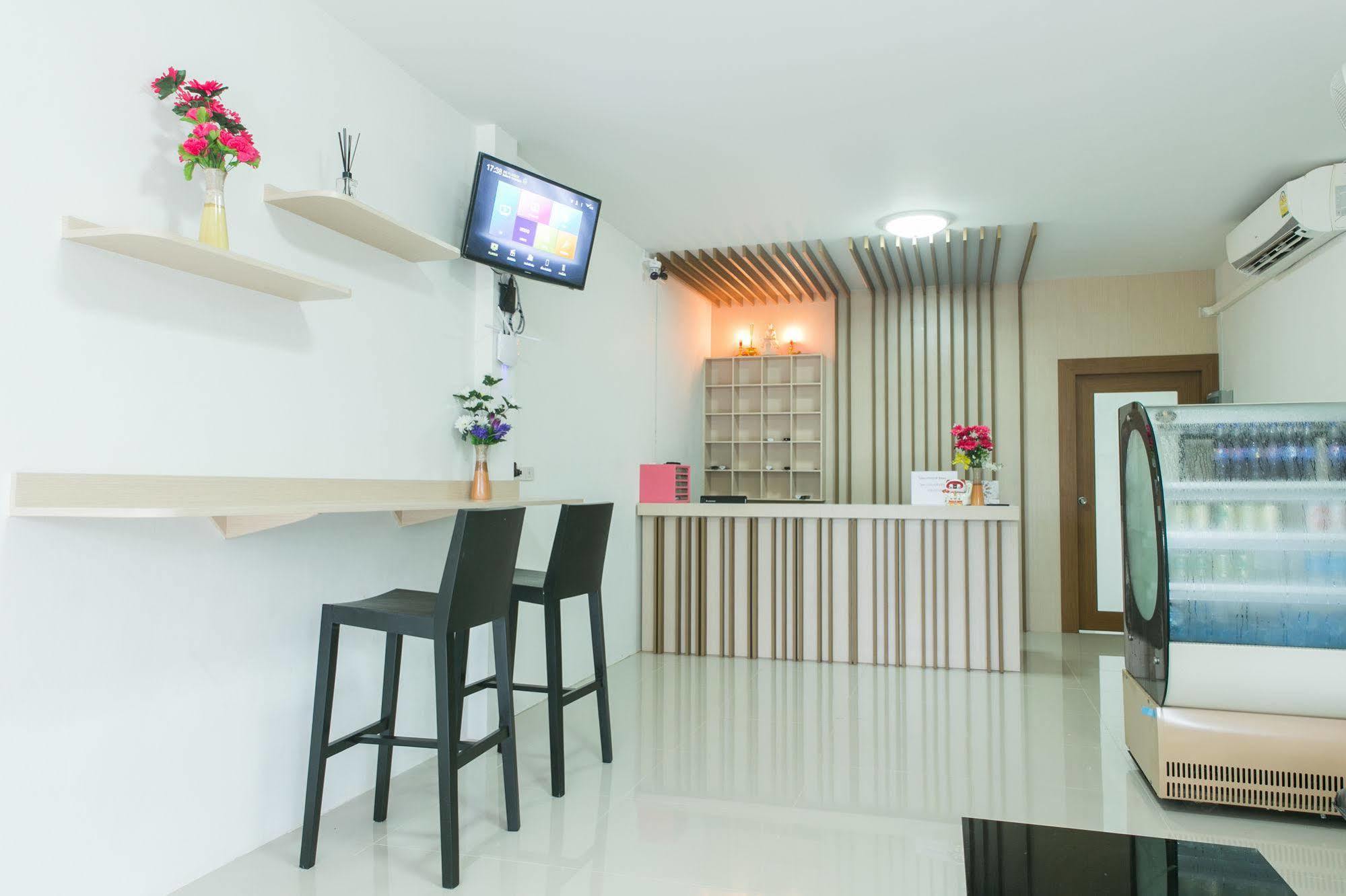 Cheaper Room Сураттхани Экстерьер фото